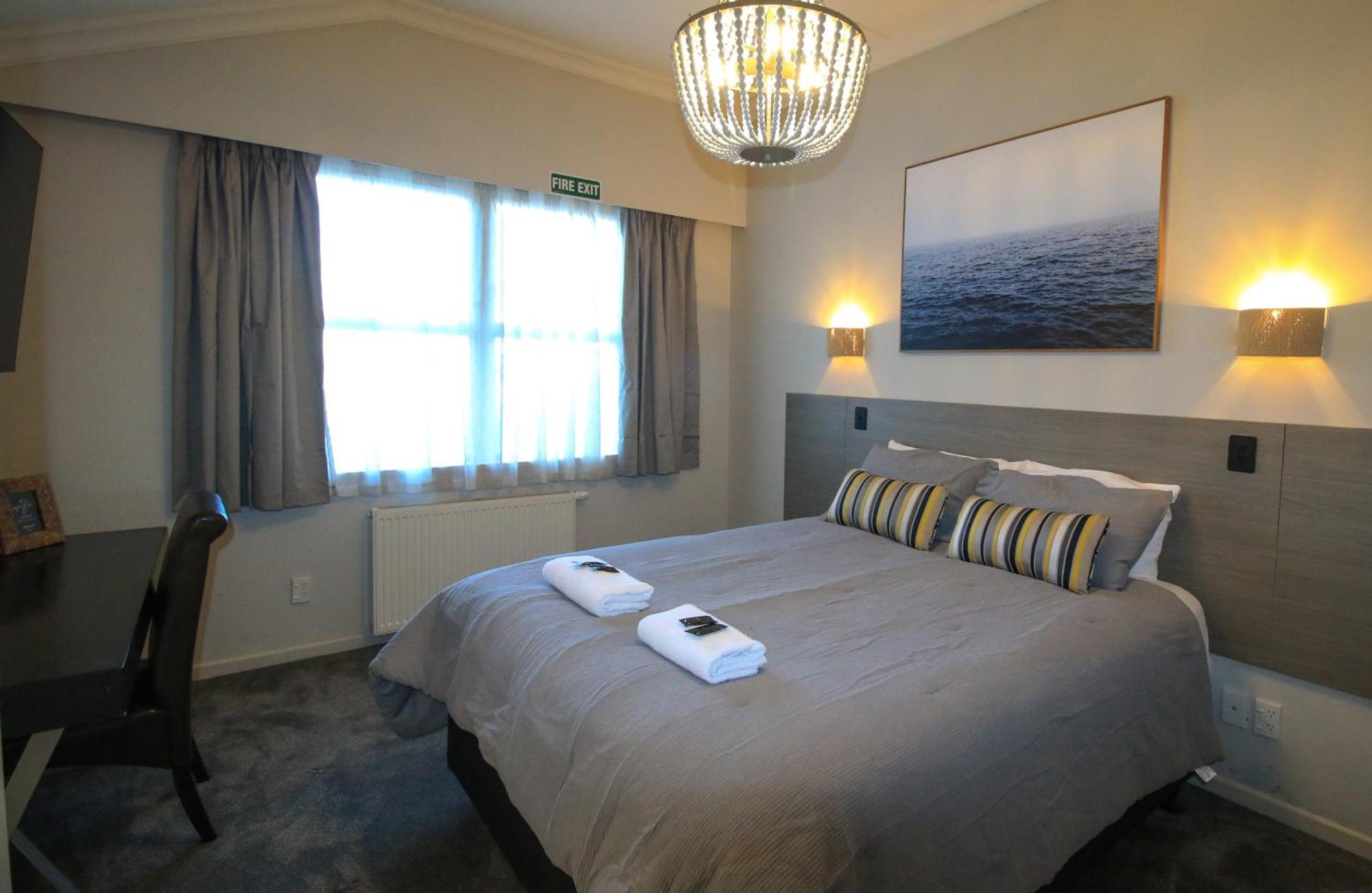 Whitehouse Hotel Инверкаргилл Экстерьер фото