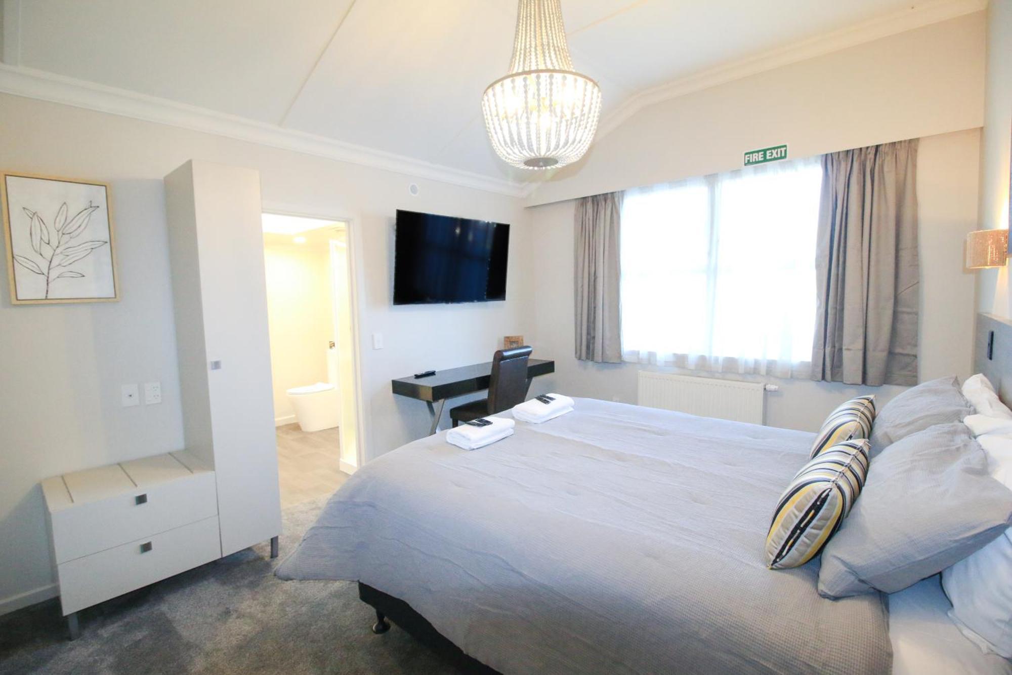 Whitehouse Hotel Инверкаргилл Экстерьер фото